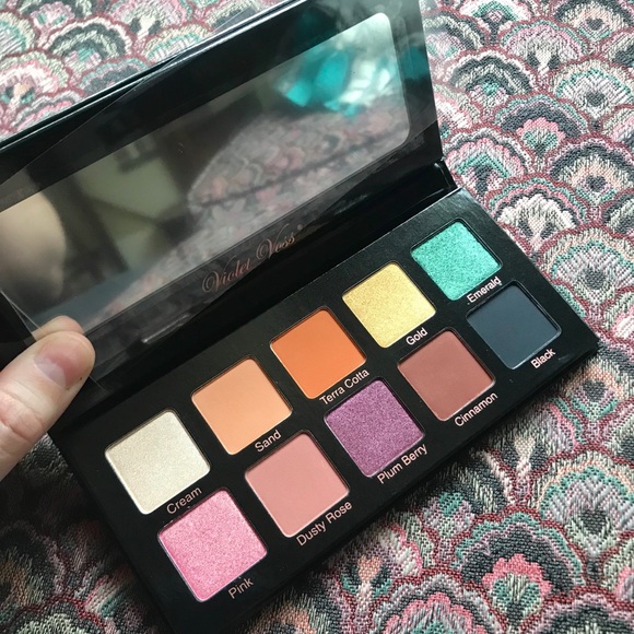 Makeup bundle - Picture 2 of 4